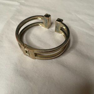 Chico’s Gold Braclet